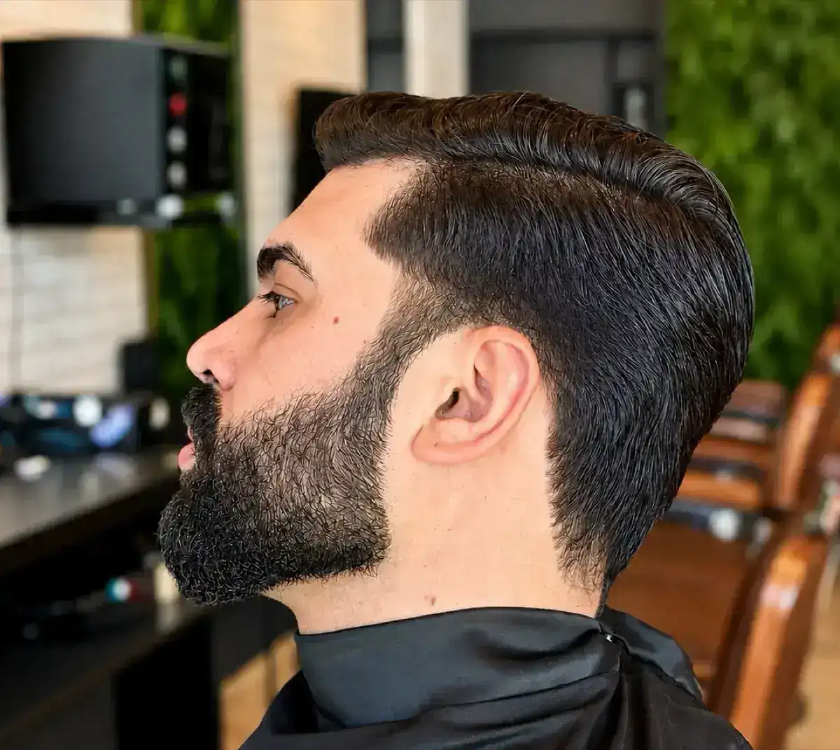 Corte e barba na Peaky Barbers